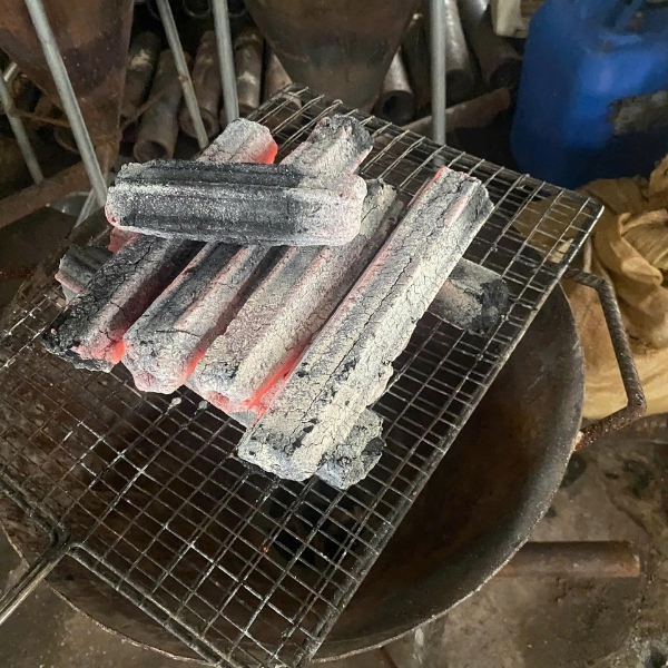 Eathy Amber Charcoal 20lbs